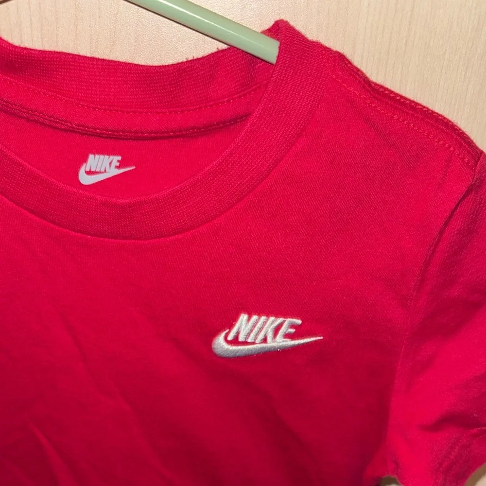 Nike Boys Red Embroidered Swoosh T-Shirt Size 4T